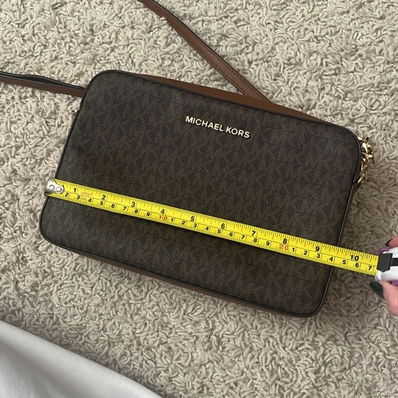 MICHAEL KORS Jet Set Large Logo Crossbody Bag & Wristlet Set in Brown w/ MK Logo - Picture 13 of 16